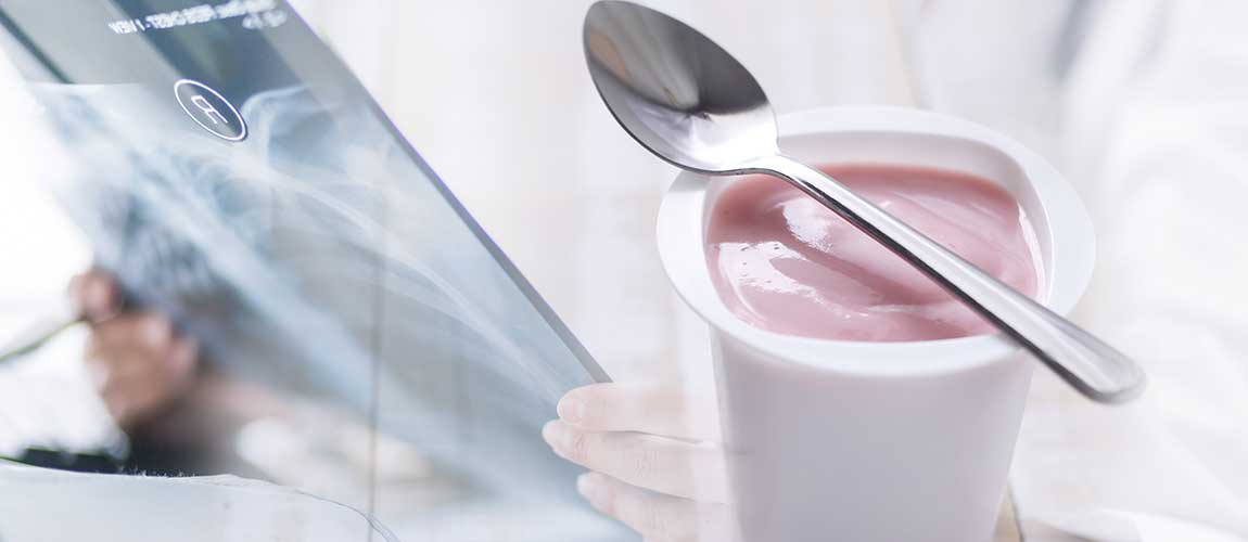 Eine neue Studie besagt, dass der Genuss von Joghurt zu gesunden Knochen führt